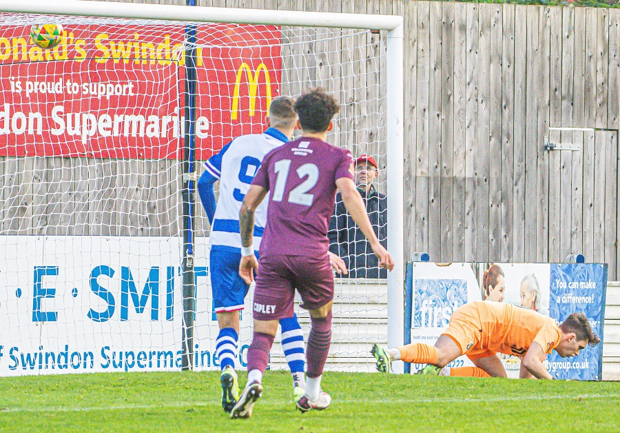Marine 4 dartford 0